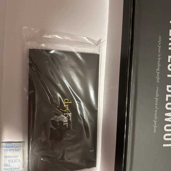 COPY - COPY - Drybar The Brush Crush Heated Straightening Brush Brand new! - Picture 5 of 9